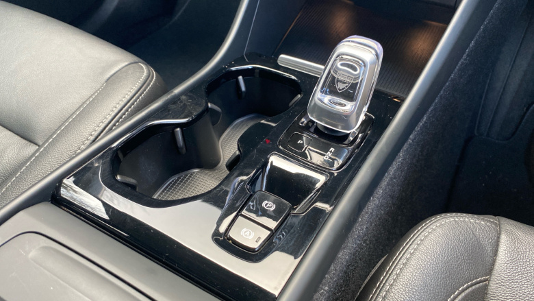 Volvo Xc40 2.0 B4P Inscription 5dr AWD Auto Petrol Estate